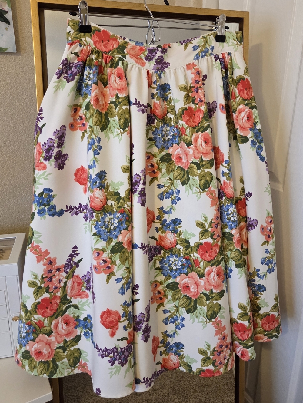 Vixen By Micheline Pitt Vacation Skirt In White Floral Print Size L